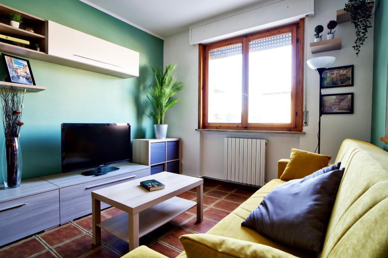 Casa Zoe Apartment Free Parking,Self Check In & Free Wi Fi Parma Dış mekan fotoğraf