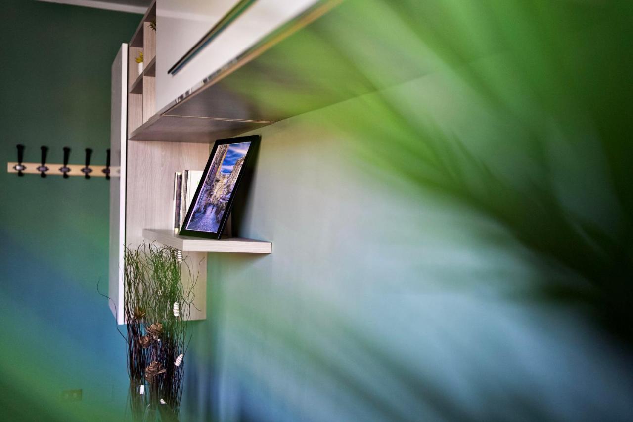 Casa Zoe Apartment Free Parking,Self Check In & Free Wi Fi Parma Dış mekan fotoğraf