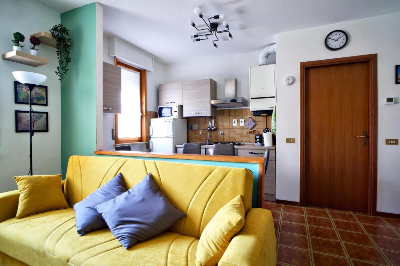 Casa Zoe Apartment Free Parking,Self Check In & Free Wi Fi Parma Dış mekan fotoğraf